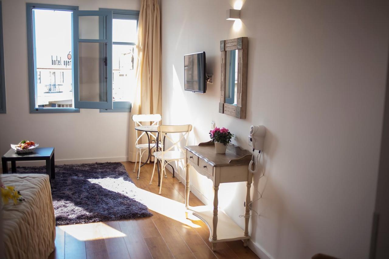Operetta House Daire Larnaca Dış mekan fotoğraf