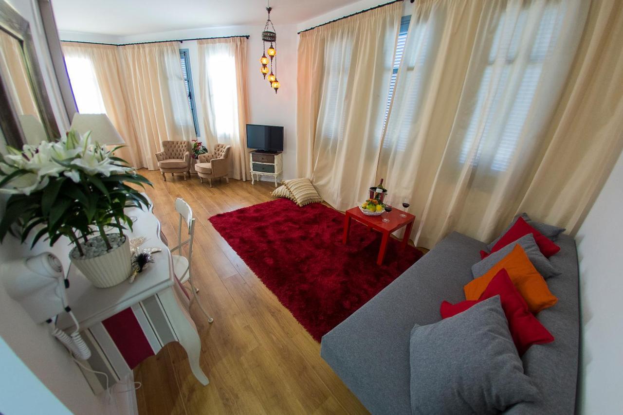 Operetta House Daire Larnaca Dış mekan fotoğraf