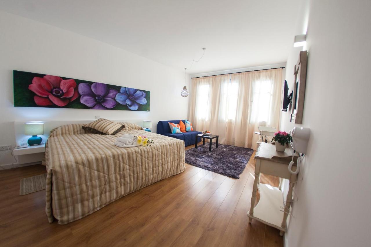 Operetta House Daire Larnaca Dış mekan fotoğraf