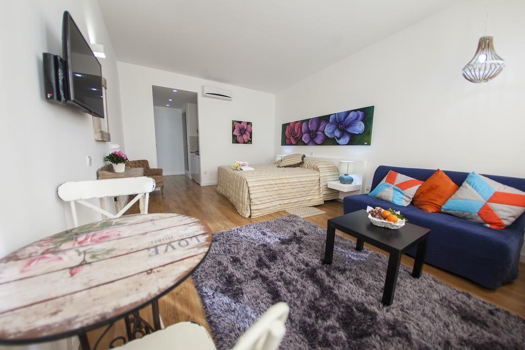 Operetta House Daire Larnaca Dış mekan fotoğraf